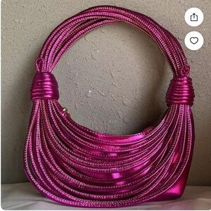 Women's Bag 👜 String Mode Fuchsia Color Zipper Closure Lined Inside Lightweight